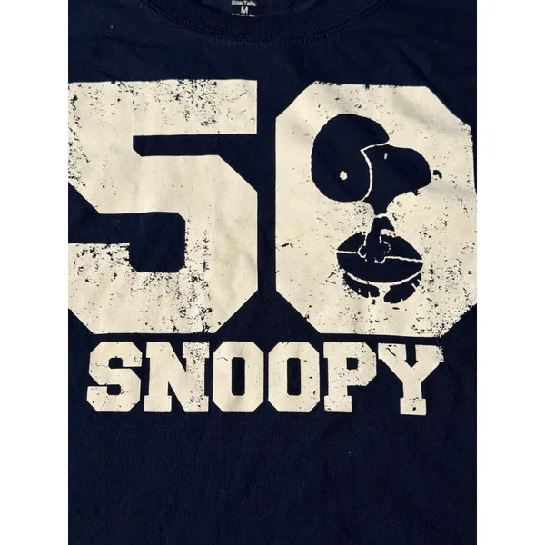 Peanuts Snoopy Navy Blue Graphic T-Shirt 50 Football Cropped Short Sleeves Sz M - Image 2