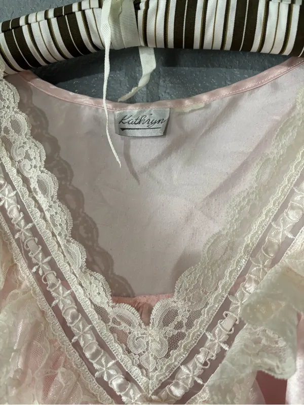 Vintage-Inspired Lace Trim Pink Satin Nightgown - Image 4