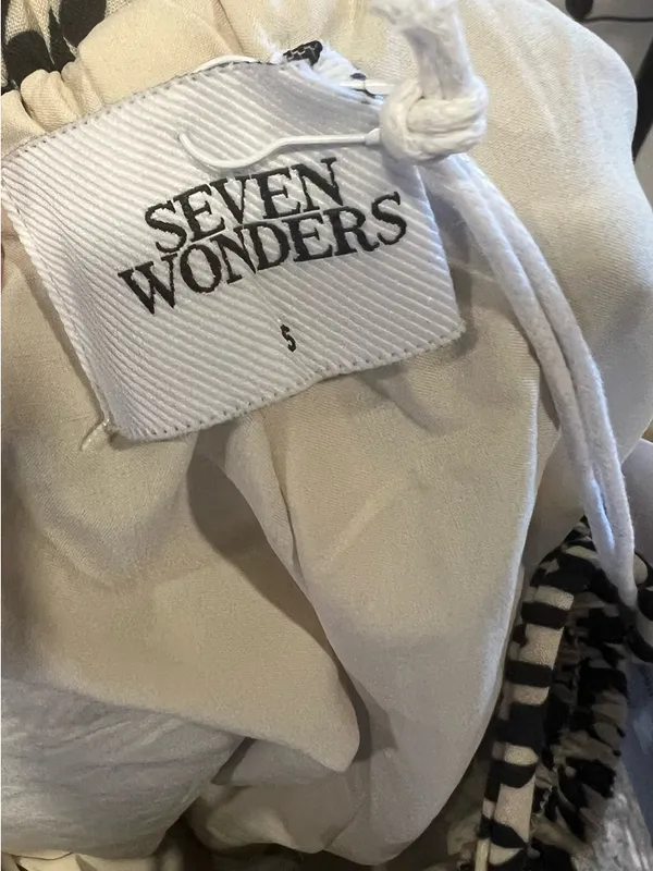 Seven Wonders shorts S (4) - Image 4