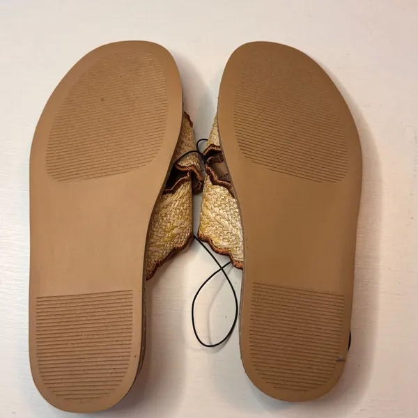 Maurices Chelsea Tan and Brown Women's Slide Cross Strap Sandals Sz 7 NWT - Image 8