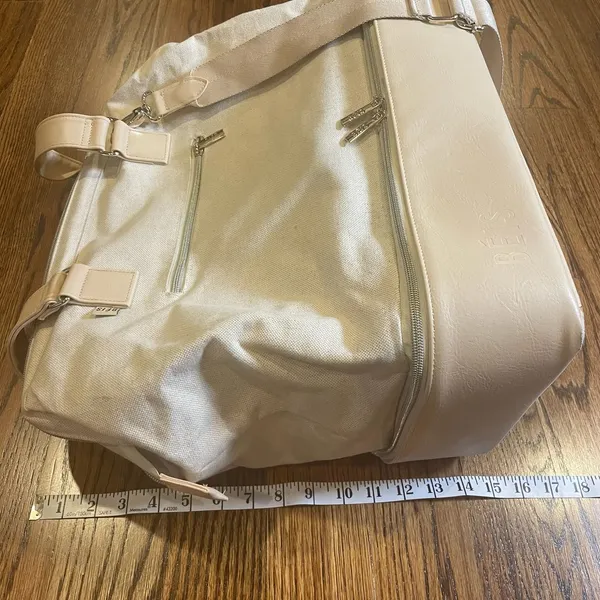 BEIS The Weekender Large Bag in Beige - Image 4