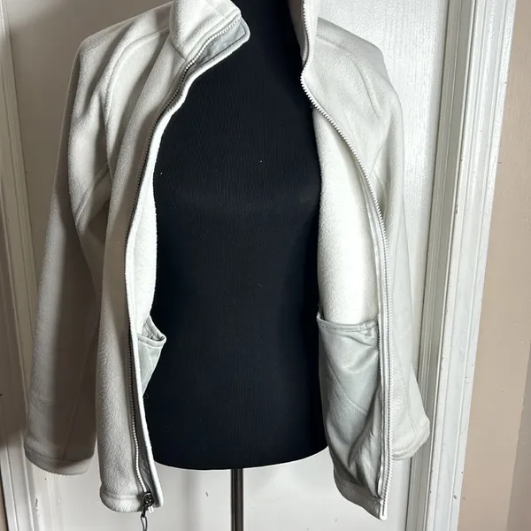 The North Face White Zip-Up Fleece Jacket Size Medium. Cream - Image 7