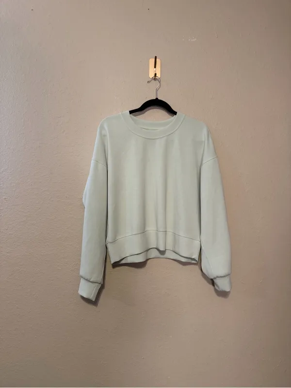 Lululemon Perfectly Oversized Cropped Crew Softstreme Size 6 - Image 3