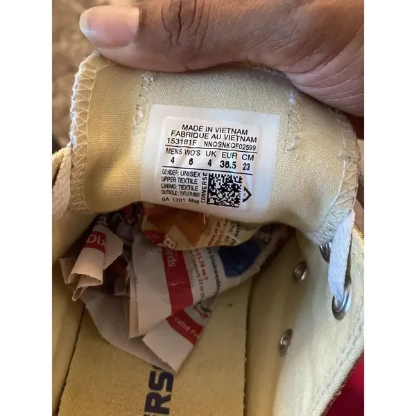 Converse women’s size 6 - Image 6