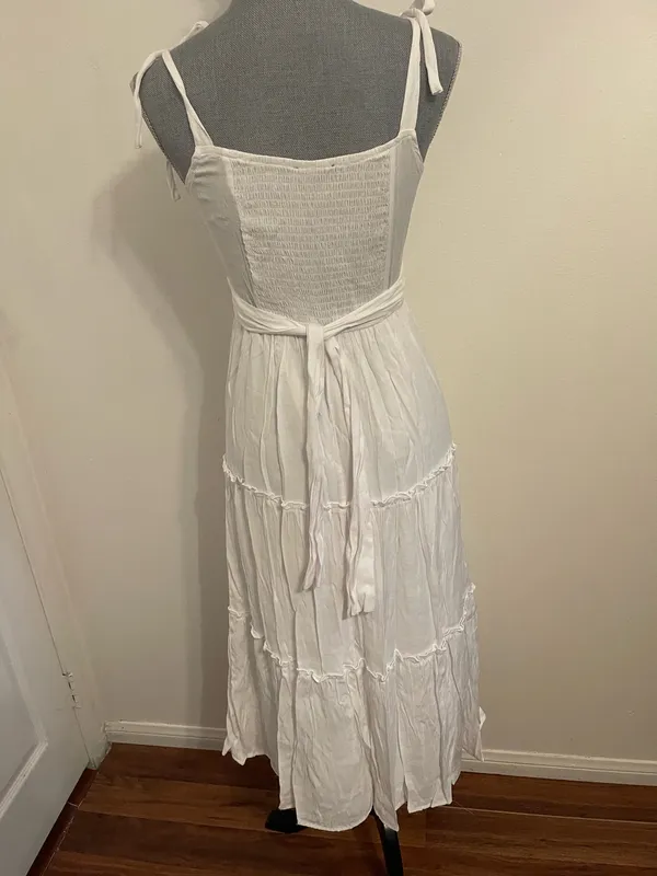 Trixxi White Tiered Tie Shoulder Maxi Dress. Size s - Image 3