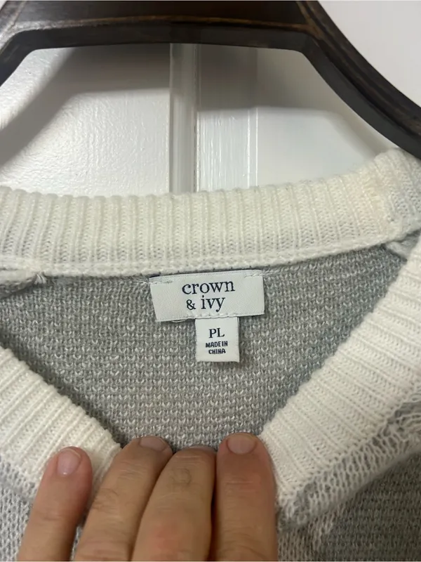 crown & ivy Grey and White Argyle Crewneck Sweater - Image 3
