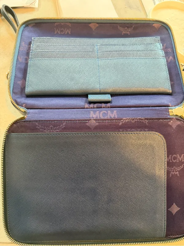 MCM Navy Leather Zip Wristlet - Image 5