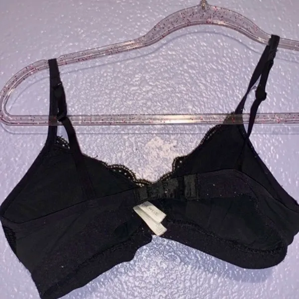 Nine West black woman’s small lace wireless bra - Image 4