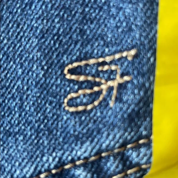 Seven7 Women's Straight Leg Jeans in Dark Blue Wash NWT - Image 4