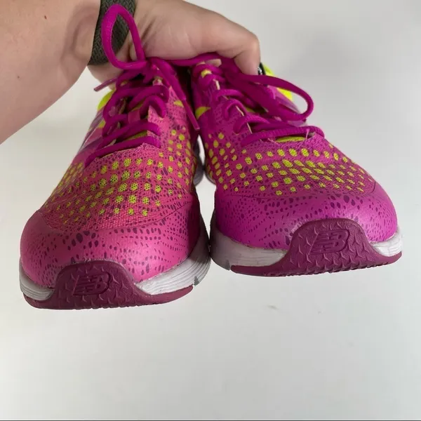 New Balance‎ 775 Running Shoes Size 7 - Image 4