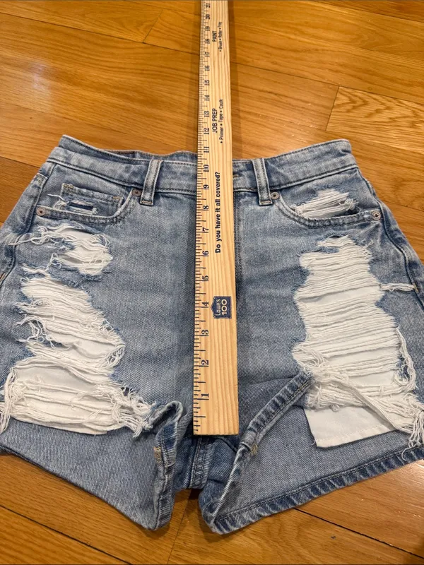 American Eagle women’s mom Jean shorts size 00. - Image 8