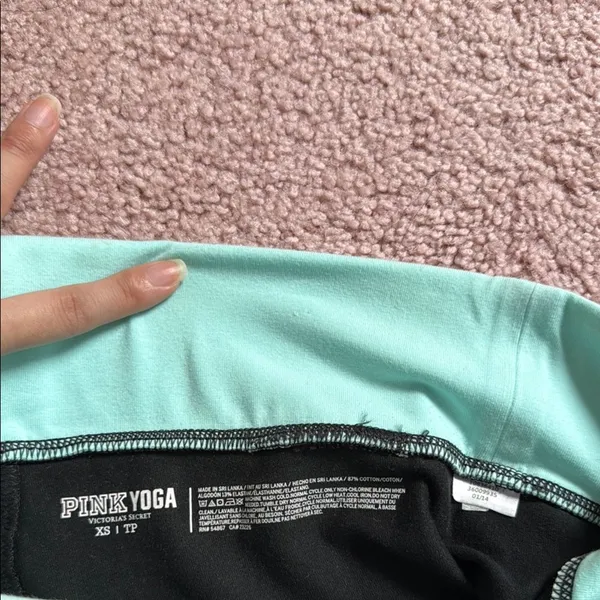 Victoria’s Secret Black and Mint Green Shorts Vintage - Image 3