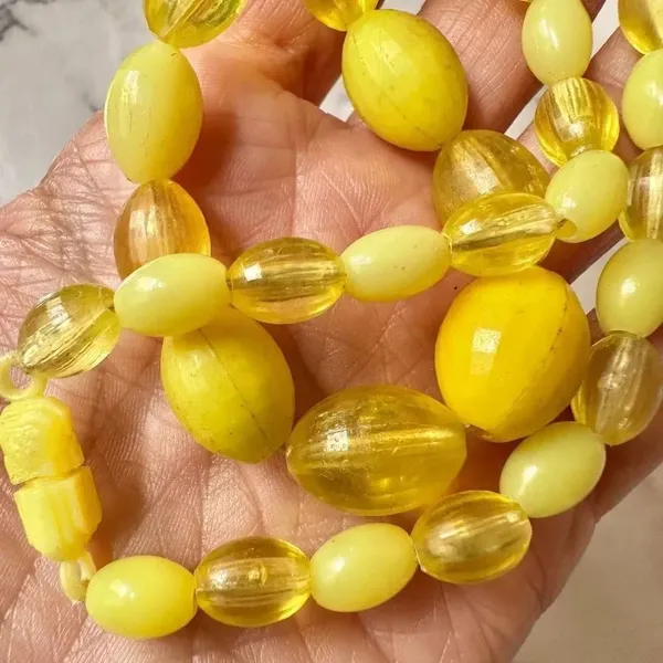 Vintage yellow beaded necklace Yellow - Image 2