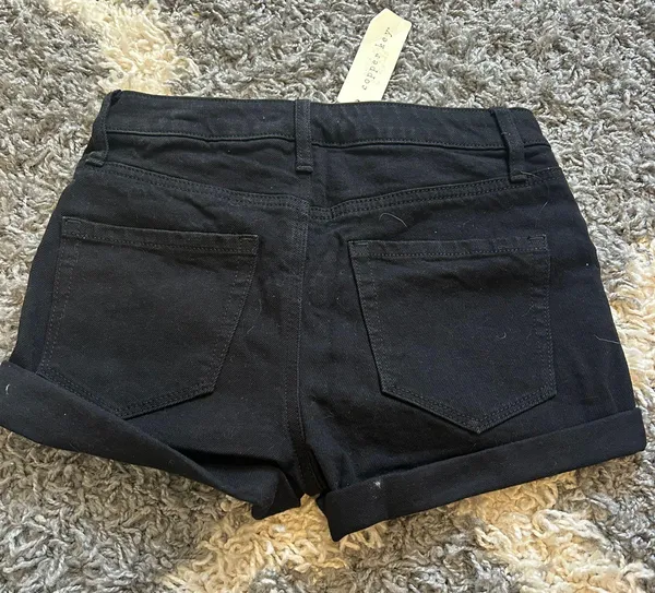 Shorts - Image 2