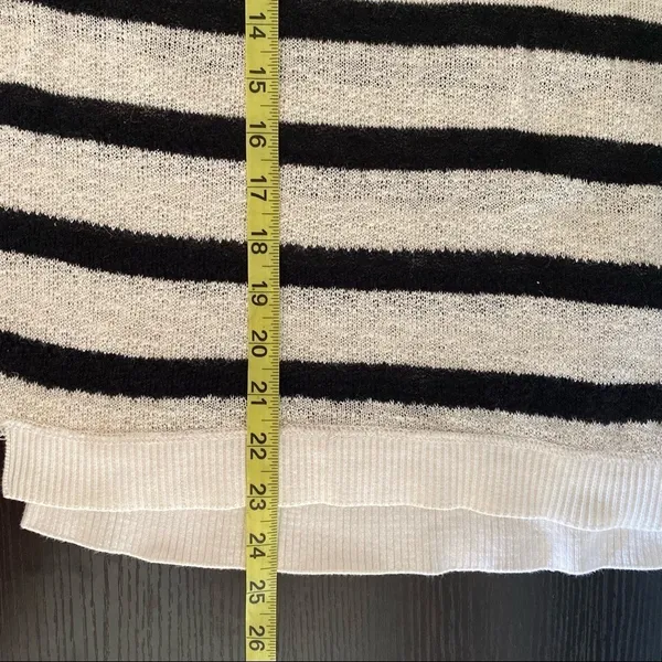 We The Free knit sweater Size Medium - Image 11