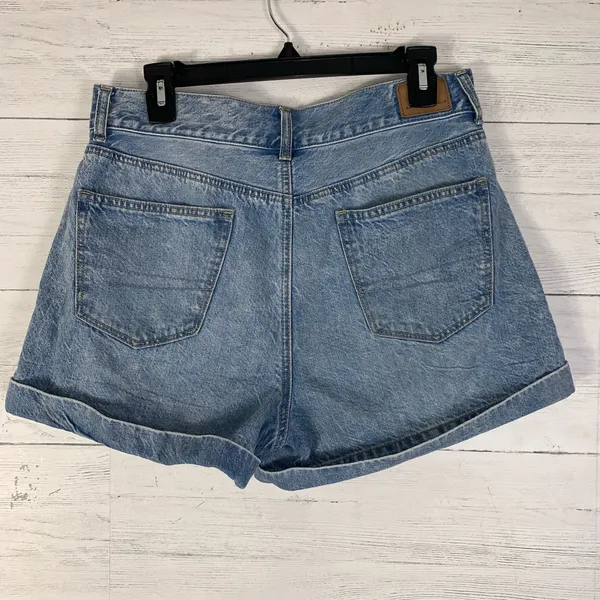 Womens Size 10 American Eagle Mom Shorts Denim Shorts Pleated Cuffed - Image 2
