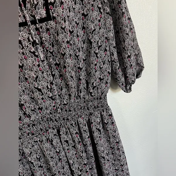 Westport Black and Pink Floral Long Sleeve Dress - Image 4
