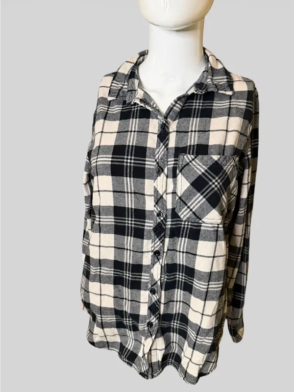 GAP Black and White Plaid Button-Down Shirt - Image 2