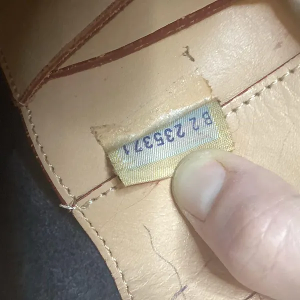 Dooney & Bourke Leather Shoulder Bag - Image 10