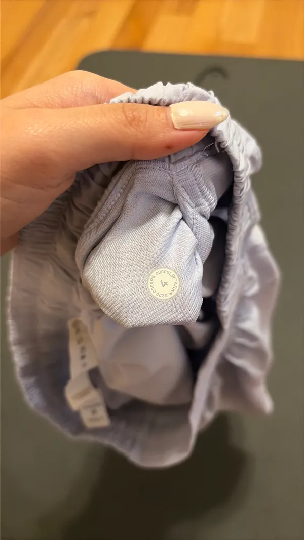Hotty Lululemon Hot 2.5" Shorts - Image 5