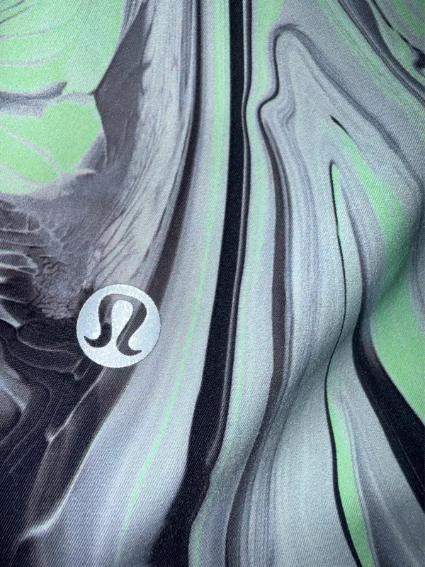 Lululemon Base Pace High-Rise 8" Short in Paint Glide Warp Multi - Image 5