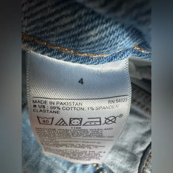 Old Navy distressed flares, high rise, light wash, size 4 - Image 4