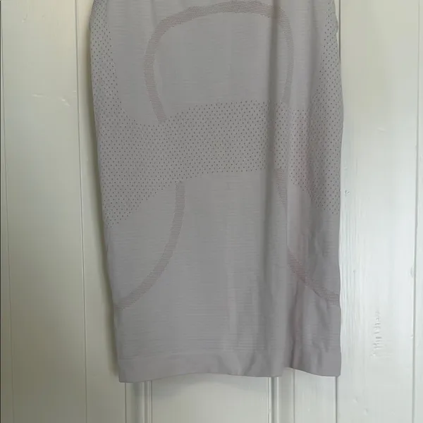 Lululemon White and pink Sleeveless Fitted Backless Tank Top - Image 4