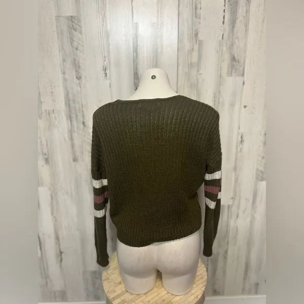No Boundaries No Comment Green sweater - Image 3