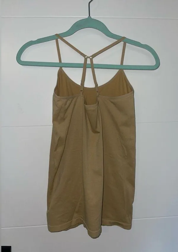 Alya Adjustable nude under tank - Image 3