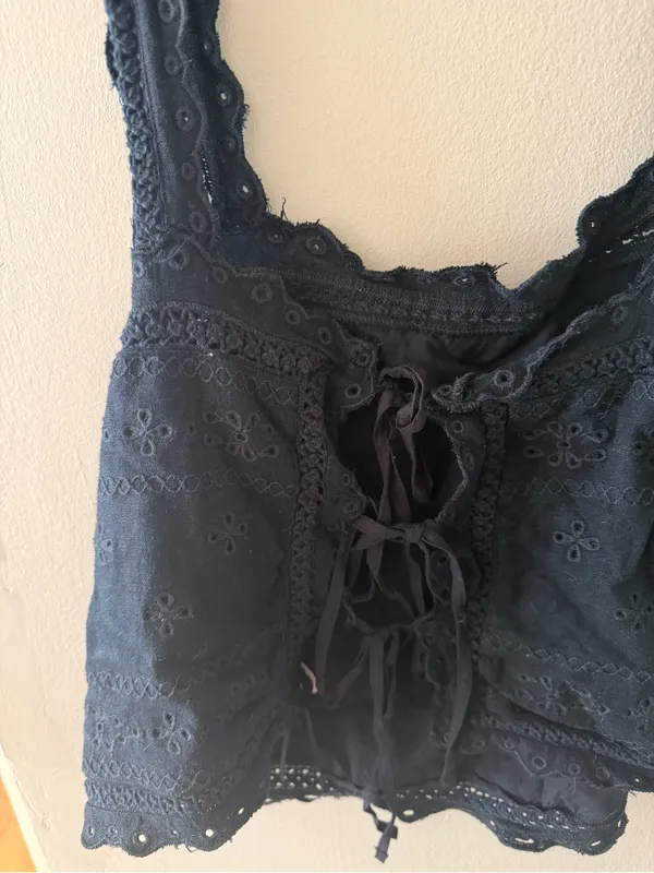 Abercrombie eyelet cropped tank - Image 6