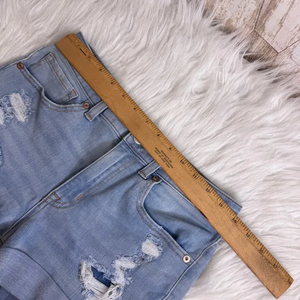 AEROPOSTALE HIGH RISE‎ MIDI Distressed Denim Shorts Light Wash Womens Size 6 - Image 7