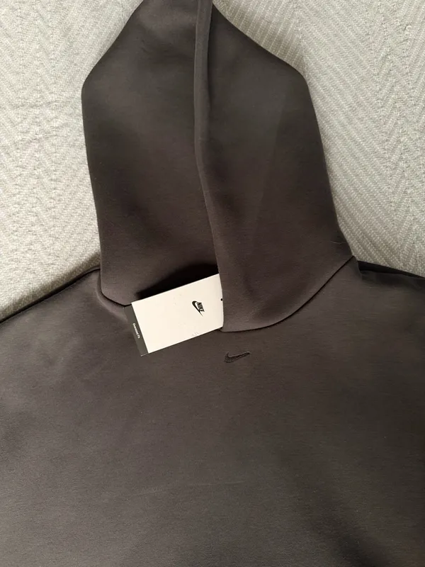 Nike Oversized Tech Fleece Crop Hoodie - Image 2