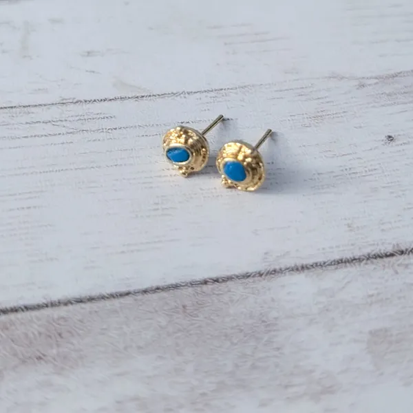 Vintage Stud Earrings 0.25" Dainty Gold Tone Halo Blue Center - Fair Condition - Image 3