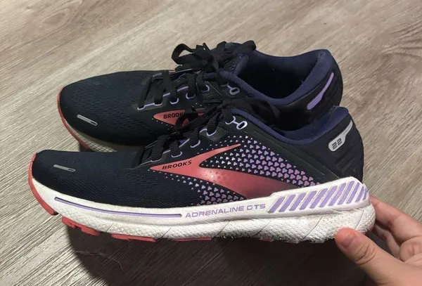 brooks adrenaline gts 22 size us 9.5 - Image 3