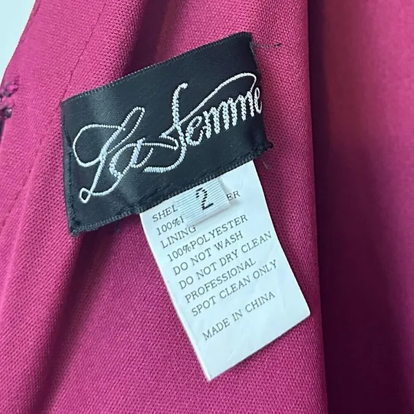 LA FEMME Simple Elegant Long Jersey Dress with Scoop Neck in Burgundy - Image 5