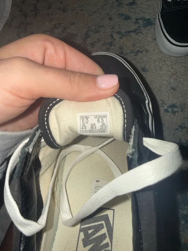 Women’s Vans Sneakers - Image 3