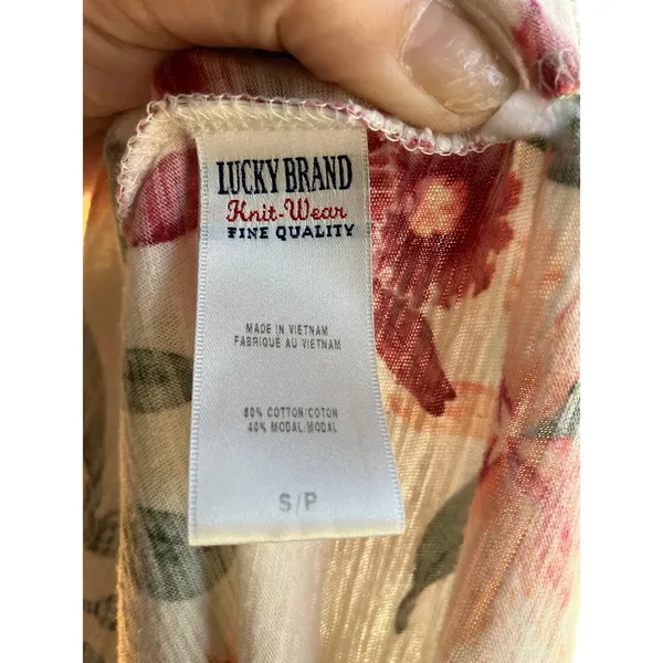 Lucky Brand Satin trim T-shirt Size Small - Image 7