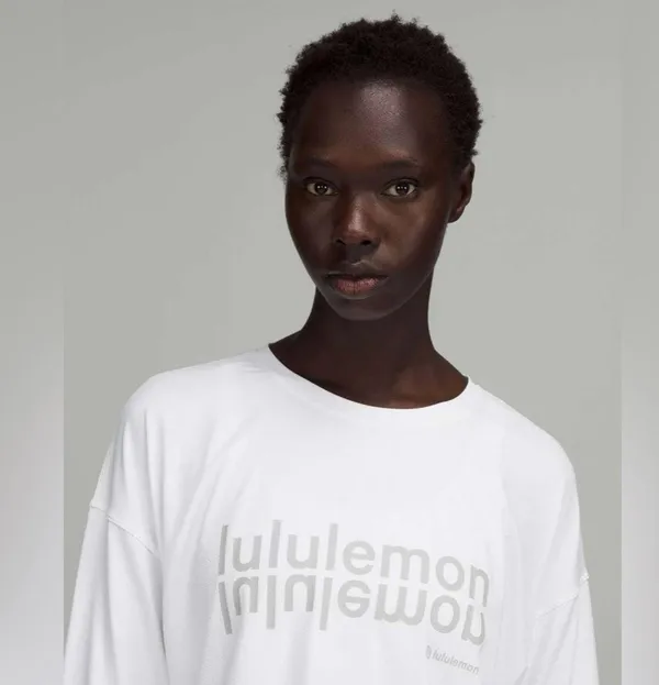 Lululemon Muscle Love Long Sleeve Shirt Top Motif White Graphic Wordmark Size 6 - Image 4