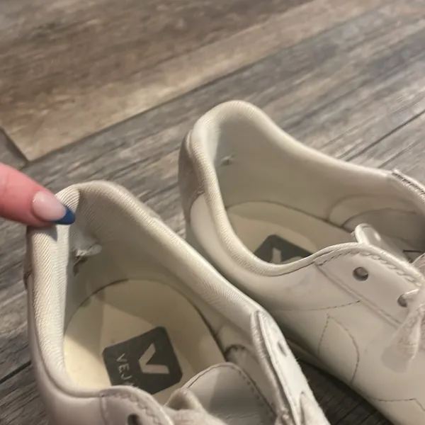 Veja White Minimalist Sneakers with Rubber Sole - Image 5