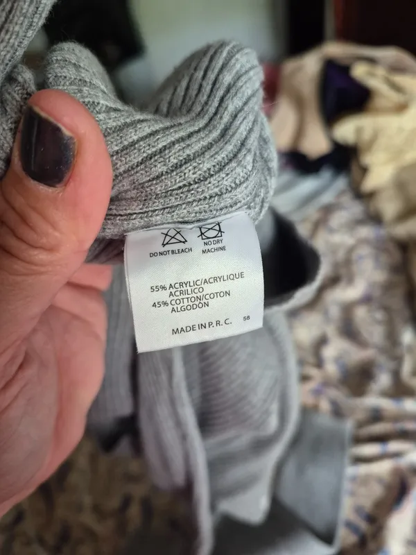 Brandy Melville Gray cropped Sweater - Image 10