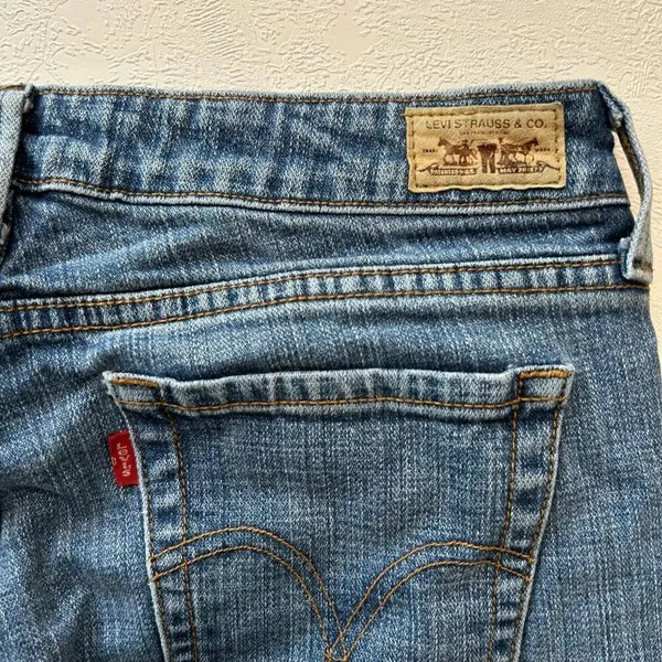 Levi’s 518 Low Bootcut Jeans Women’s Size 8 Medium Blue Denim - Image 3