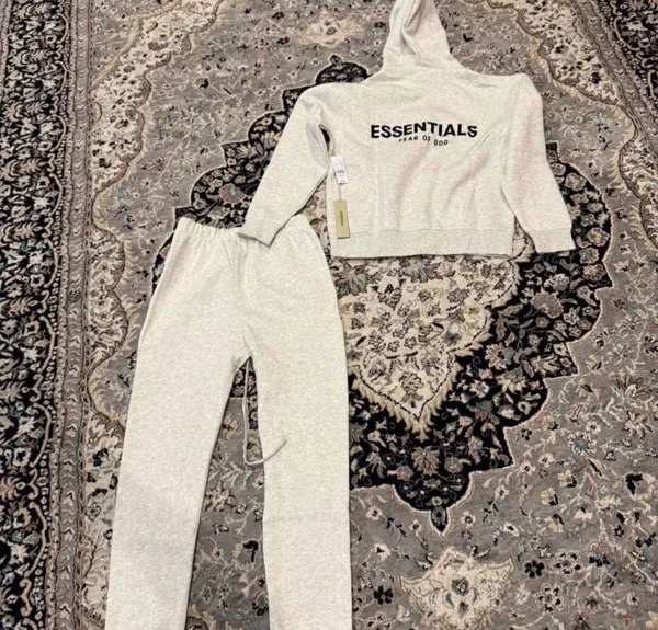 Essentials XS light oat Cuffed set Gray - Image 2