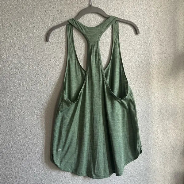 💚Lululemon Heathered Green 105 Singlet Tank Top - Image 4