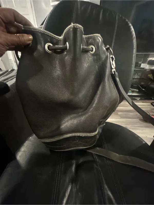 Vintage Rugby Black Leather Drawstring Bucket Bag North America - Image 6