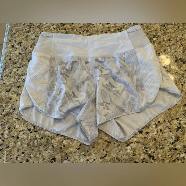 Lululemon Real Quick Short *Perforated 3.5" Jasmine White Multi size 6 - Image 4