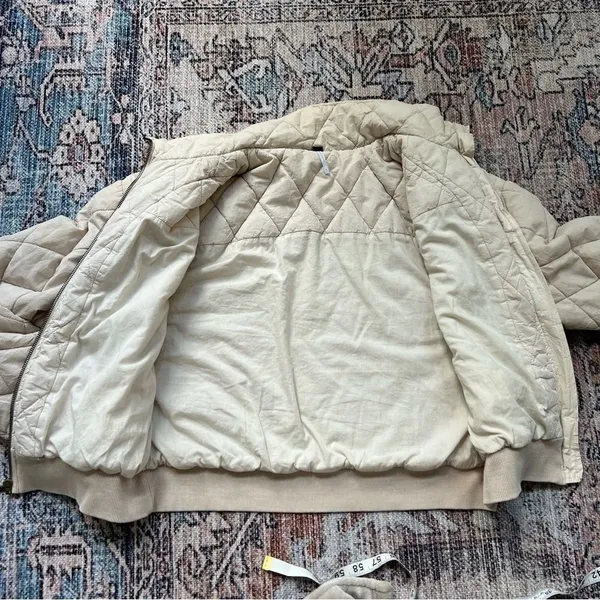 YFB Young Fabulous & Broke Cream Quilted Puffer Jacket Cropped Coat Size Small - Image 9
