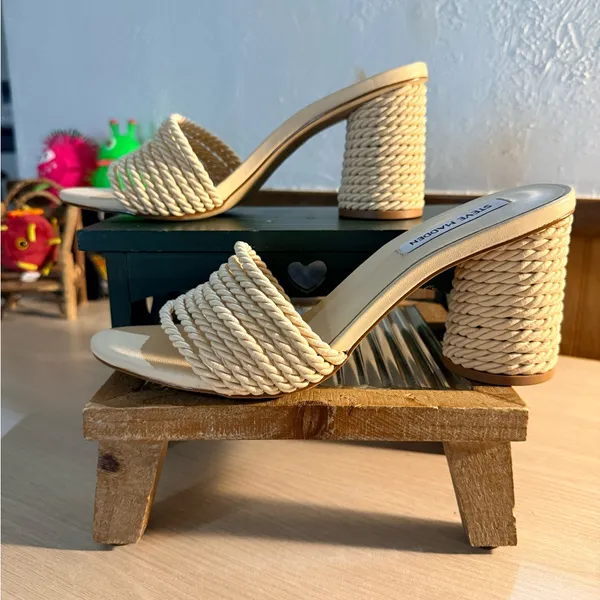 Steve Madden Jolina Beige Slip On Sandals - Image 3