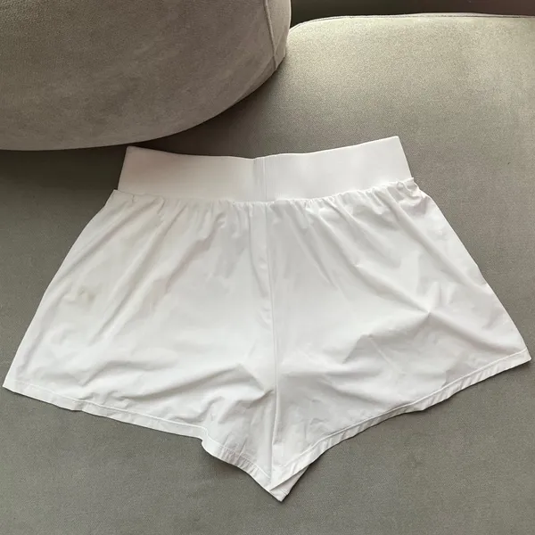 Alo Yoga Breezy Short White XS - Image 6