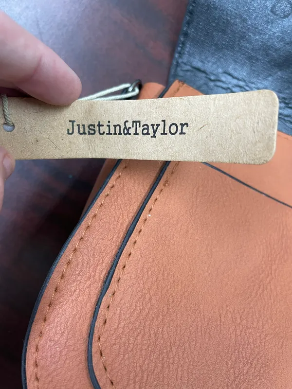 NWT & Taylor Small Tan Purse - Image 7