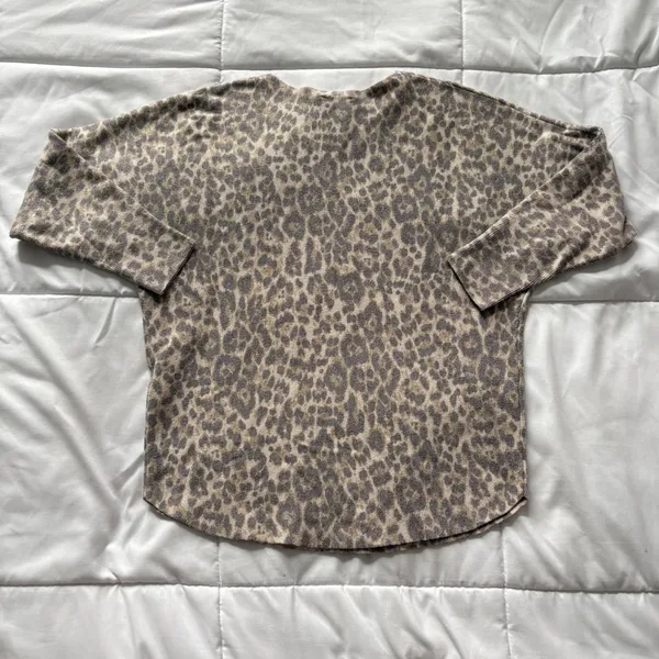 Sioni Leopard Print Dolman Sleeve Knit Sweater‎ Womens Small Top Tan Grey Office - Image 6